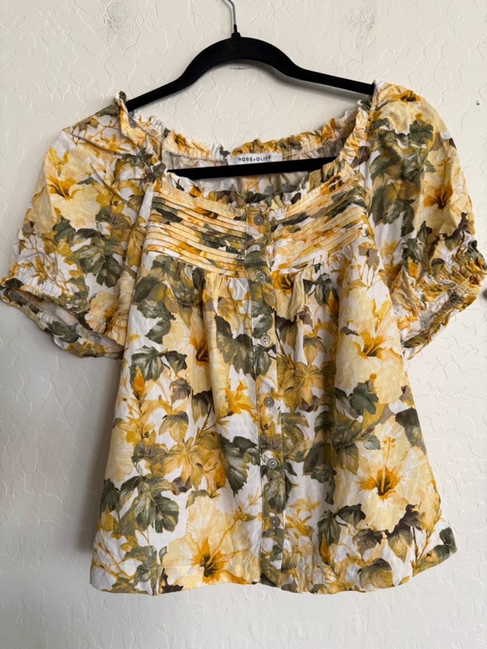 Rose + Olive Yellow Floral Puff Sleeve Blouse - Medium